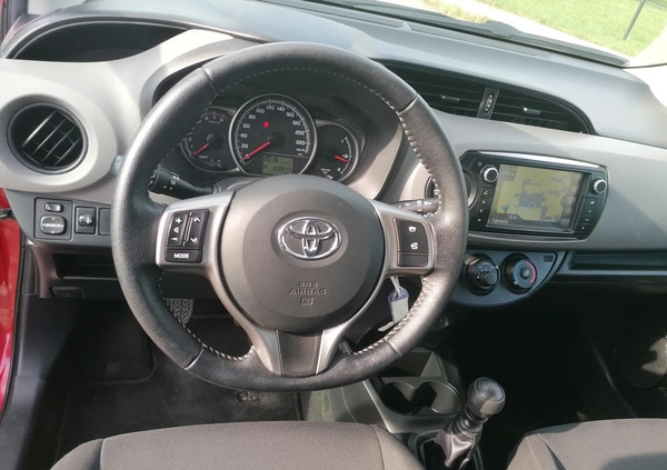Toyota Yaris cena 37900 przebieg: 155000, rok produkcji 2016 z Bochnia małe 254